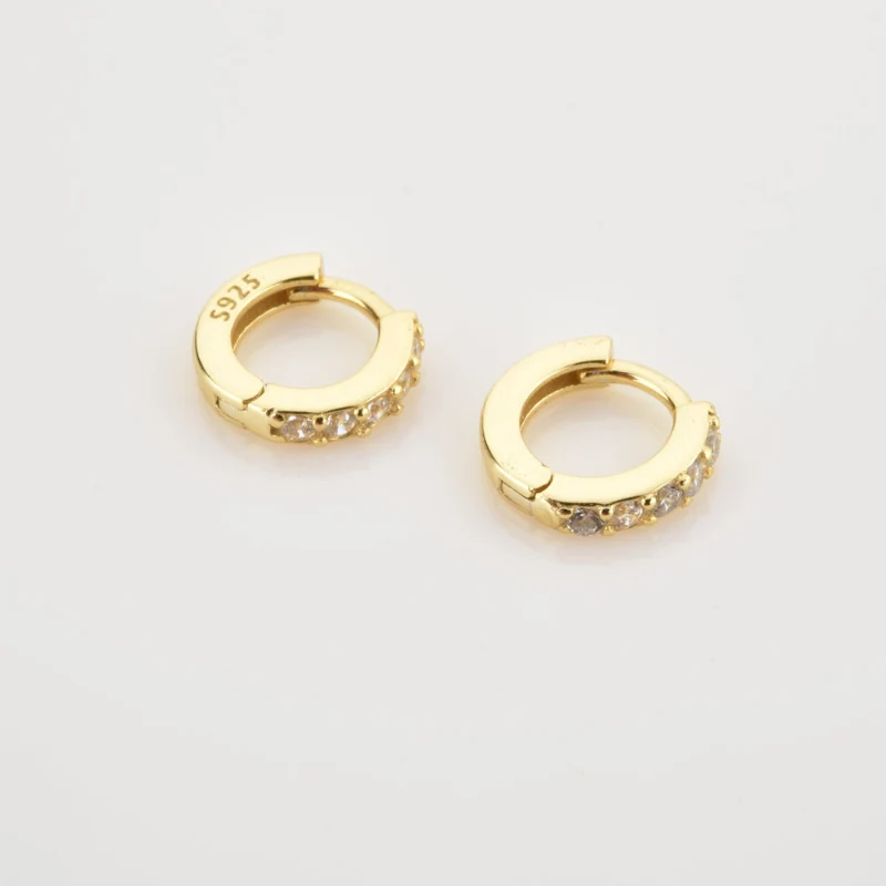 Suze – Prachtige Pavé Oorbellen Voor Een Elegante Look