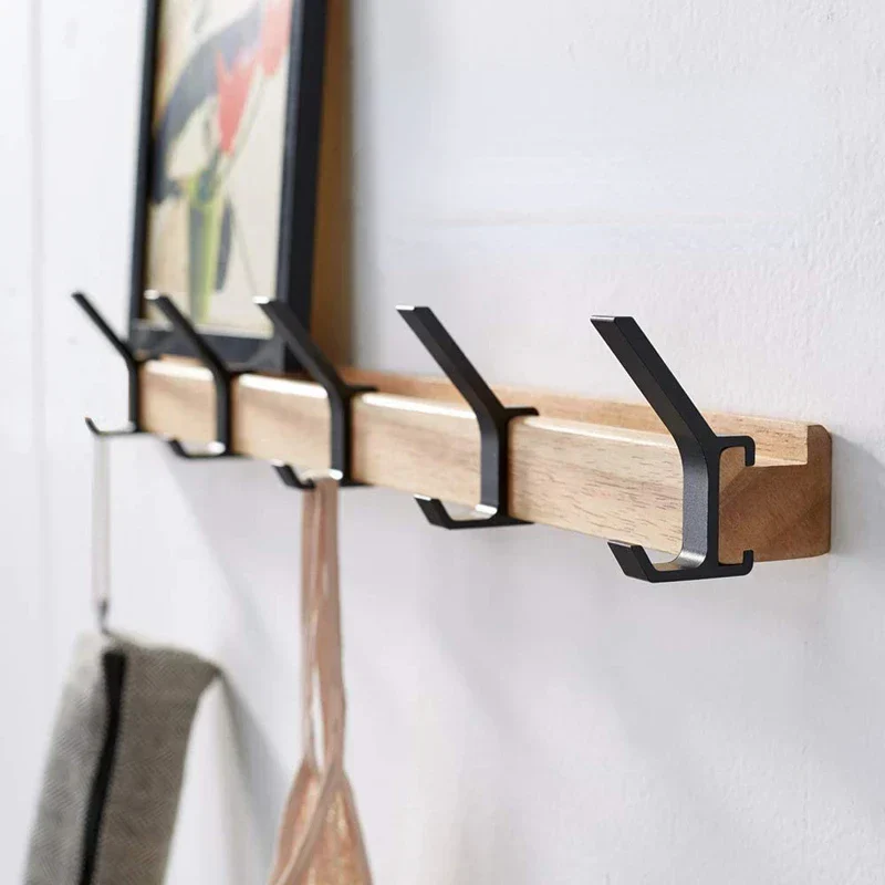 Wandkapstok met Verplaatsbare Haken - Modern Nordic Design voor Organisatie