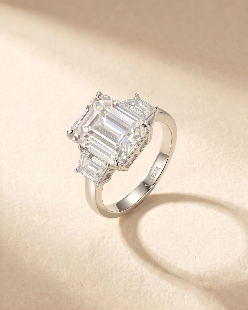 Satéur L'Émeraude Diamond Ring™, 18K White Gold