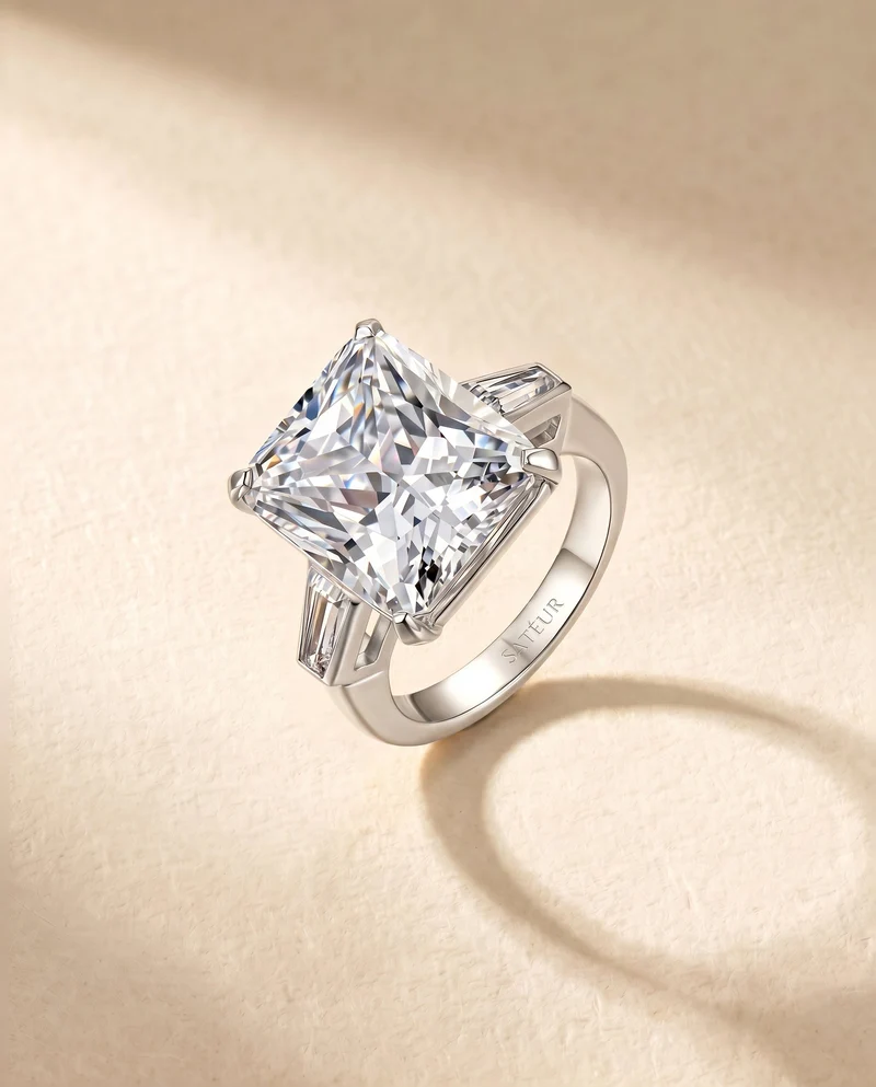 Satéur Légende 1956 Diamond Ring™, 18K White Gold