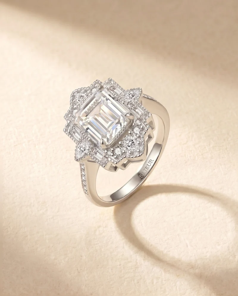 Satéur Héritage 1682 Diamond Ring™, 18K White Gold