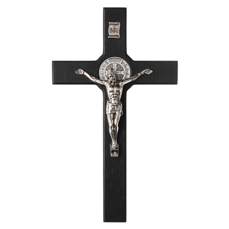Croix de St Benoît en bois suspendue avec pasque noir 22x12x1.8cm