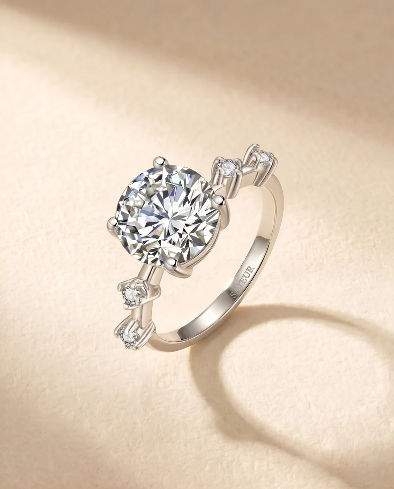 Satéur Lumière Classique Diamond Ring™, 18K White Gold