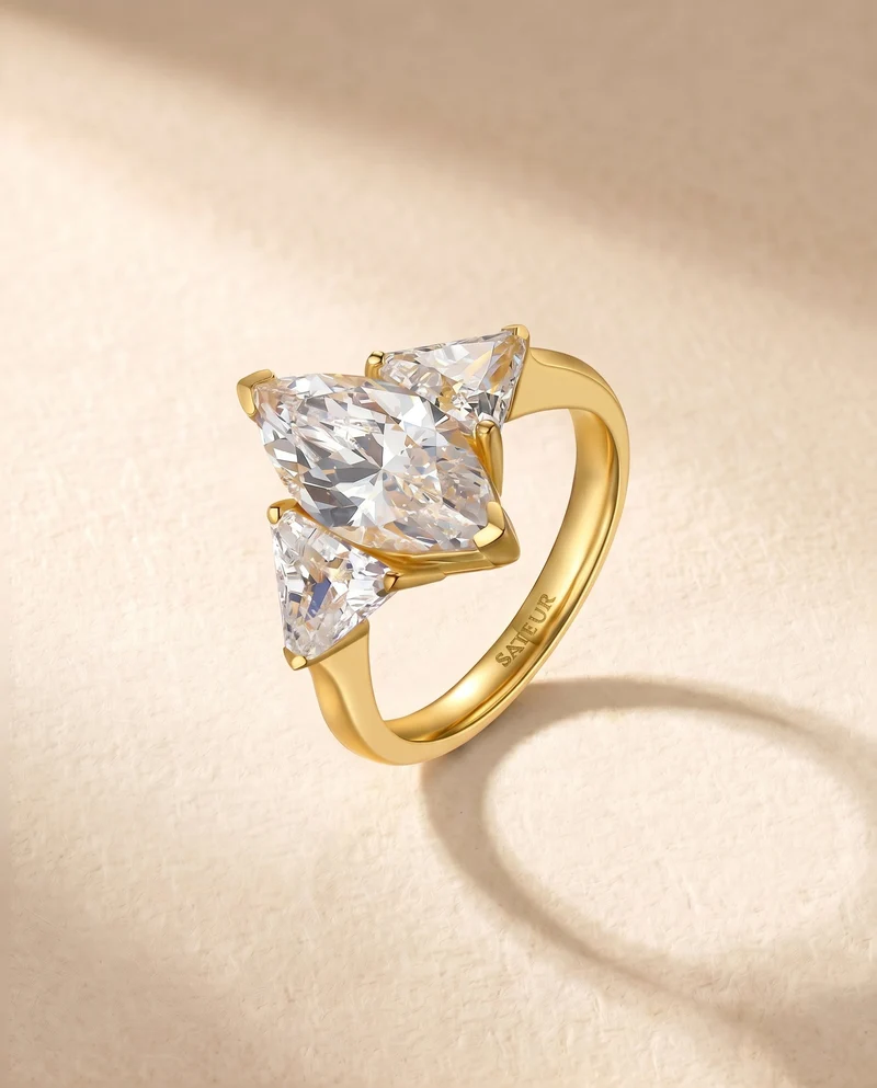 Satéur Star Lumière Aurous Gold Diamond Ring™, 18K Gold