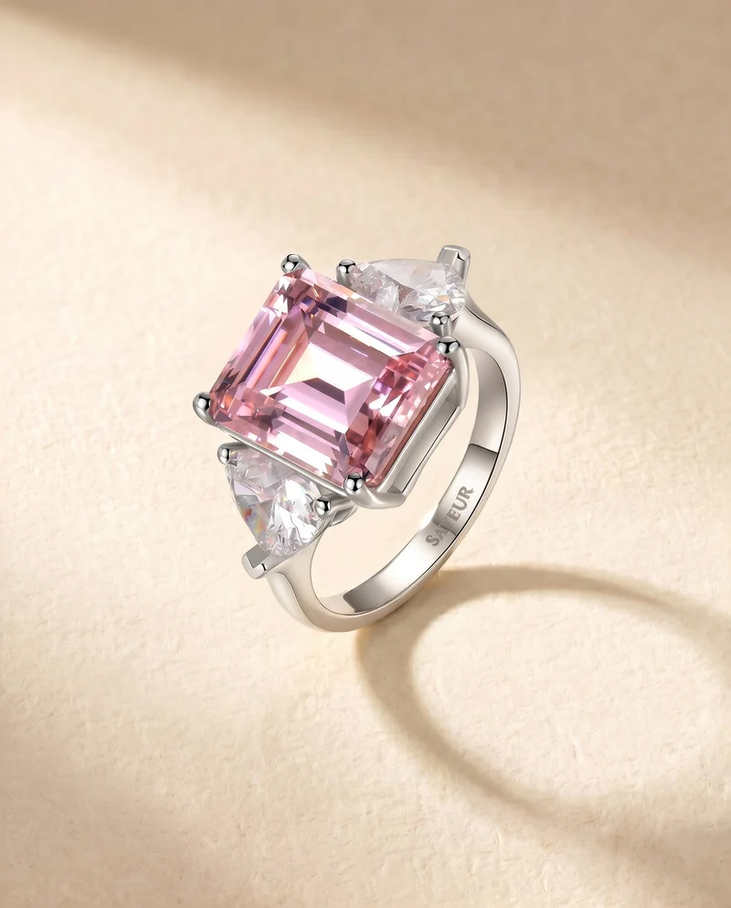 Satéur Rosé Reine Diamond Ring™, 18K White Gold