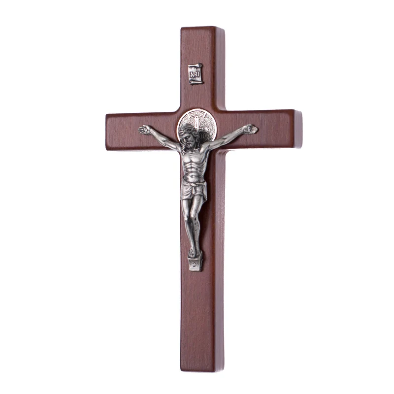 Croix de St Benoît en bois suspendue avec pasque bronze 18x10x1.8cm